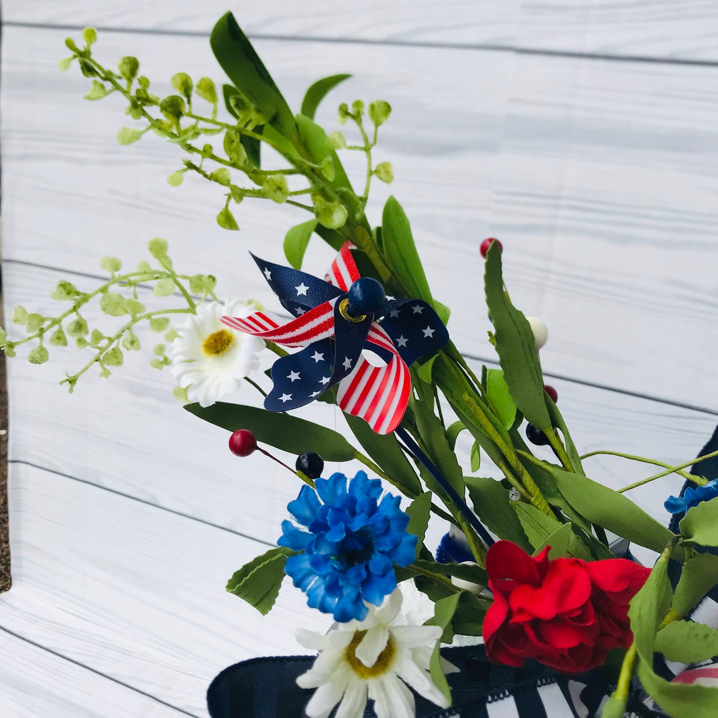 Independence Day Wreath Bow, Fourth of July Lantern Swag, Patriotic Wreaths, Red White Blue Mailbox Swag, Memorial Day, Primitive Americana