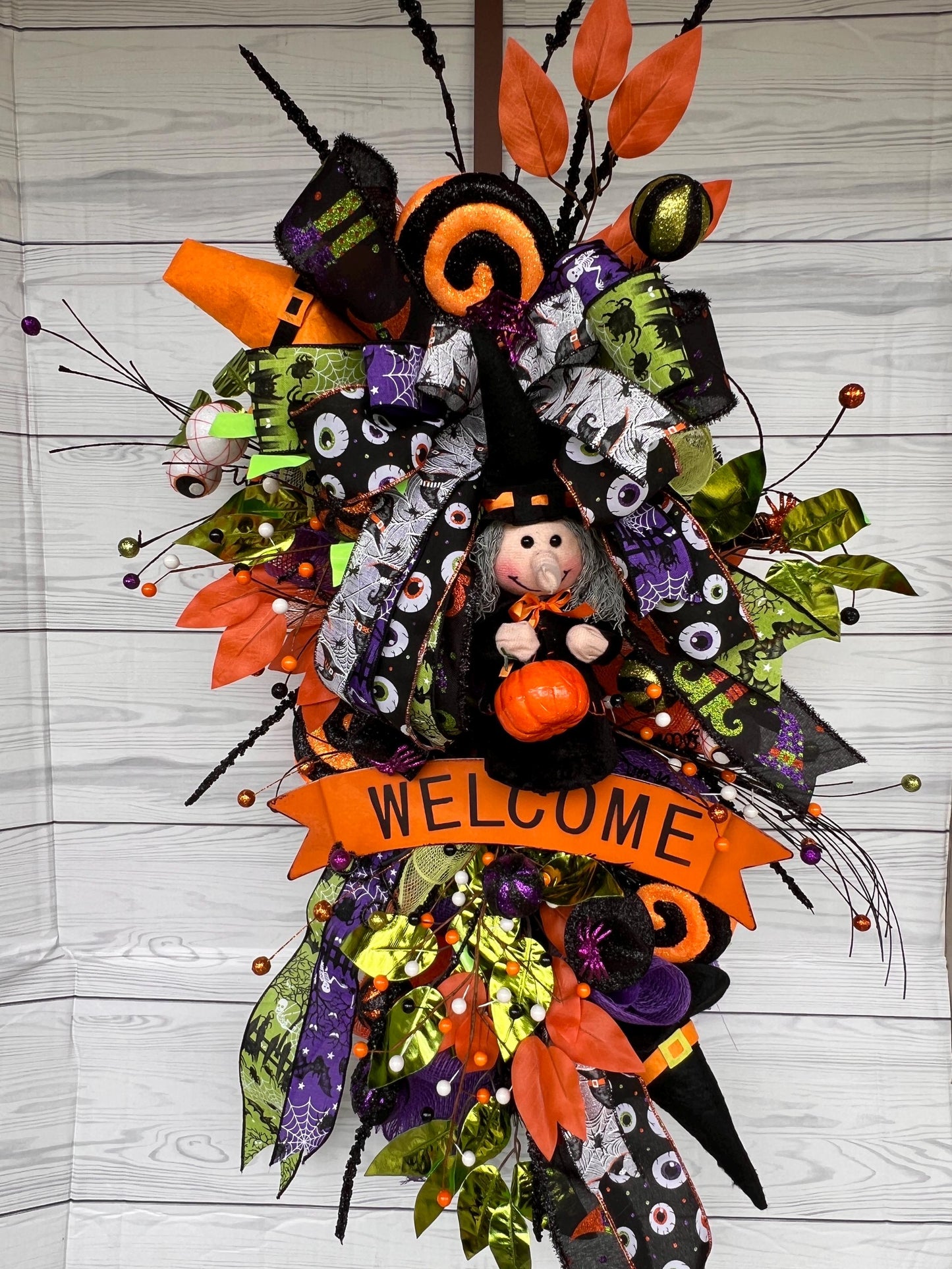 Halloween Witch Wreath β Whimsical Eyeball Deco Mesh Teardrop Swag π§