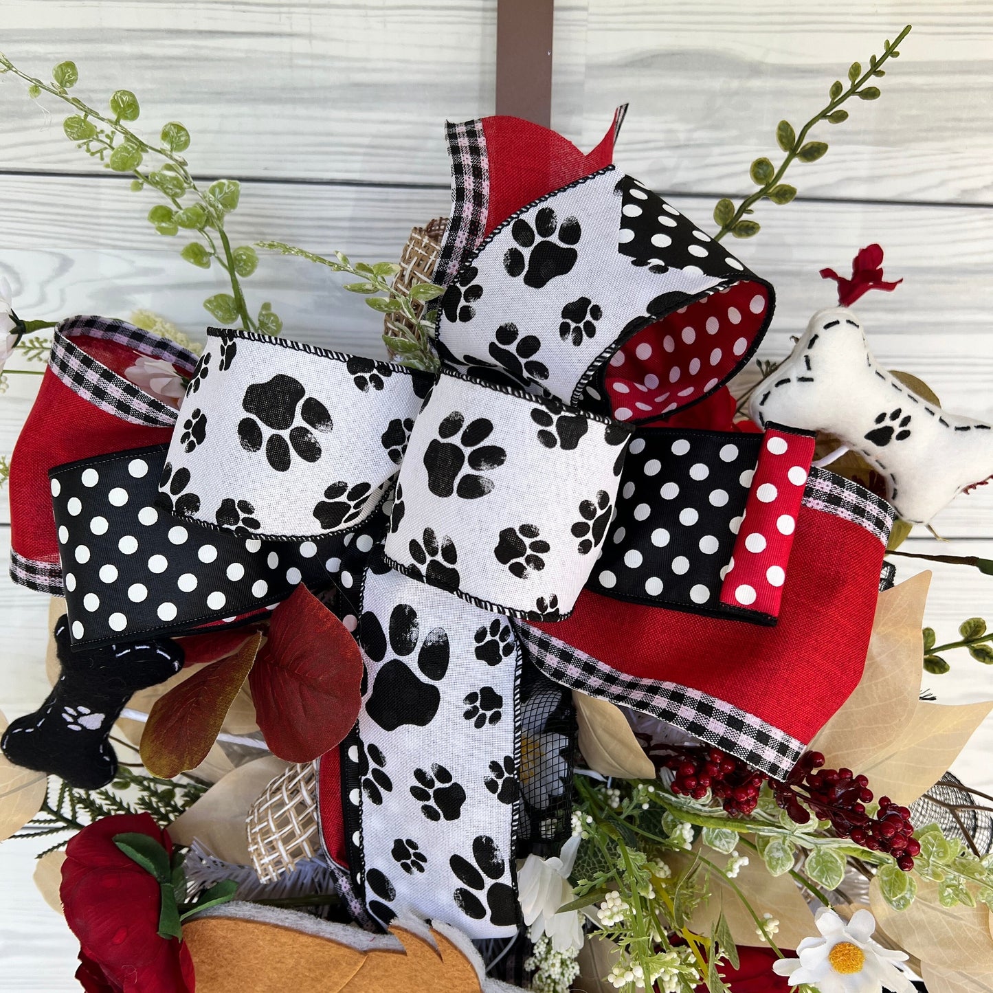 Dog Paw Print Wreath – Dog Lovers Everyday Porch Decor 🐾