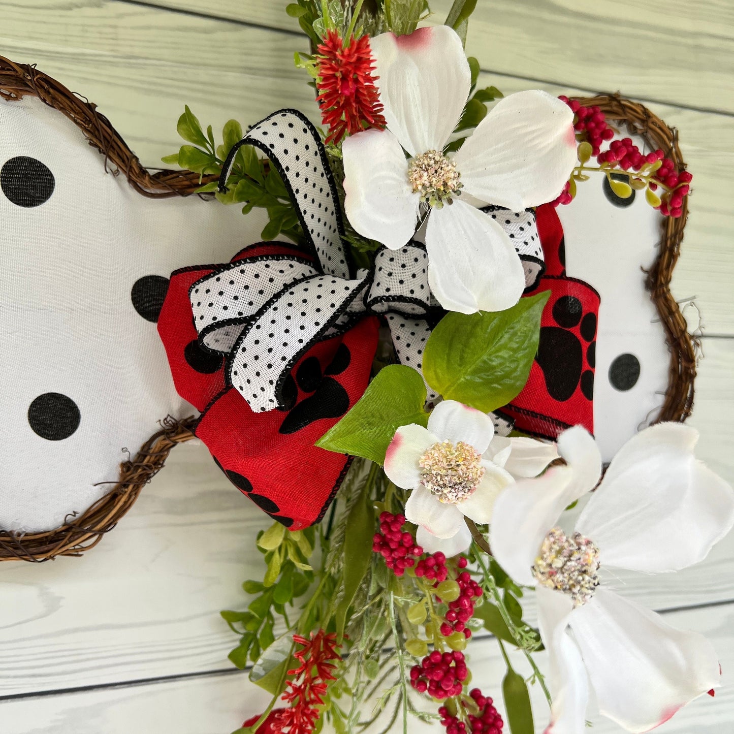 Everyday Dog bone door hanger, Farmhouse rustic dog wreath, Dog twig wreath for front door, Kitchen door hanger, Dogwood Wreath, Porch decor