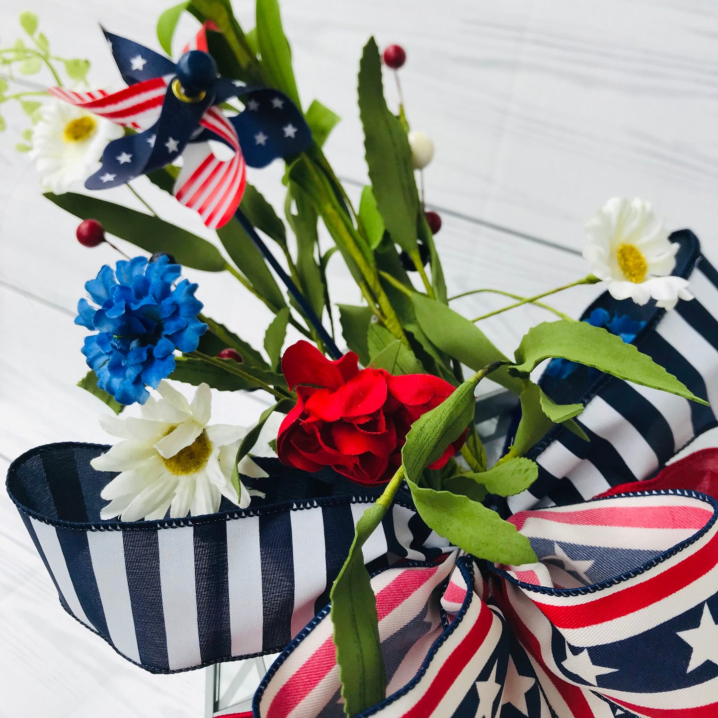 Independence Day Wreath Bow, Fourth of July Lantern Swag, Patriotic Wreaths, Red White Blue Mailbox Swag, Memorial Day, Primitive Americana