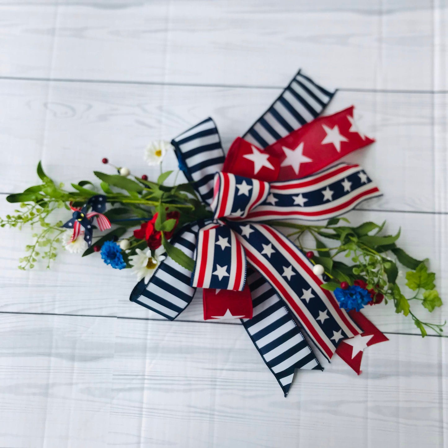 Independence Day Wreath Bow, Fourth of July Lantern Swag, Patriotic Wreaths, Red White Blue Mailbox Swag, Memorial Day, Primitive Americana
