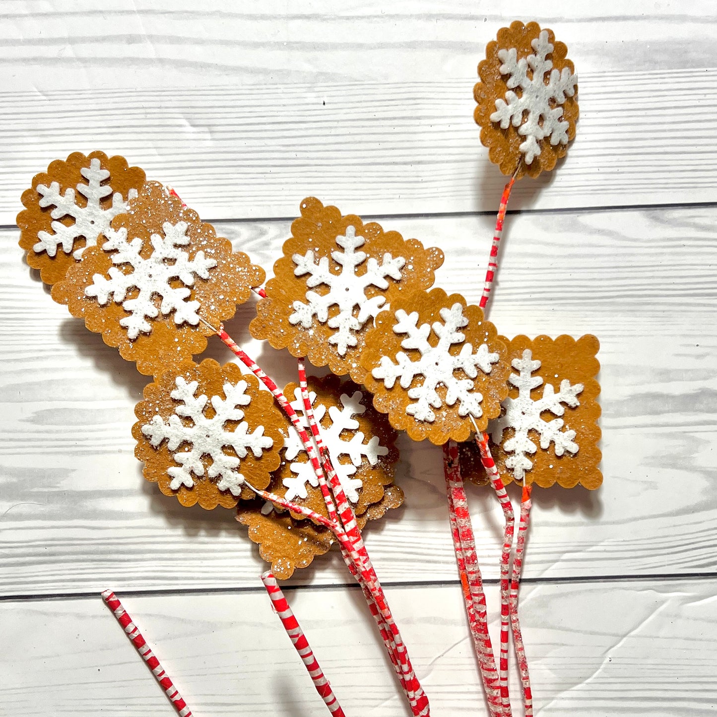 Shimmy Shimmy Cocoa What? Wreath & Centerpiece Kit – DIY Gingerbread & Hot Cocoa Craft