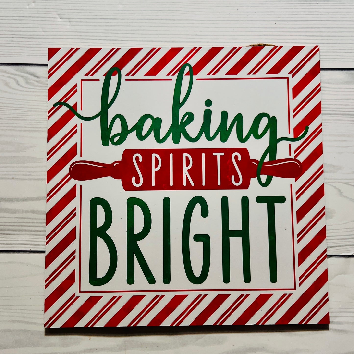 Baking Spirits Bright Wreath & Centerpiece Kit – Gingerbread DIY Holiday Decor